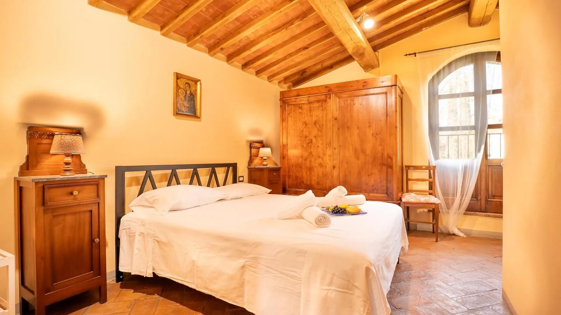 Villa San Galgano, Private Pool And Lake View Zambra