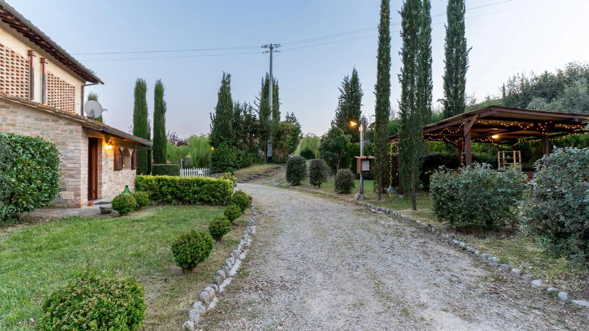 Villa San Galgano, Private Pool And Lake View Zambra