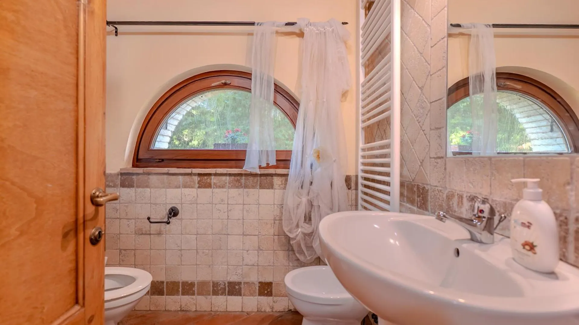 Villa San Galgano, Private Pool And Lake View Zambra