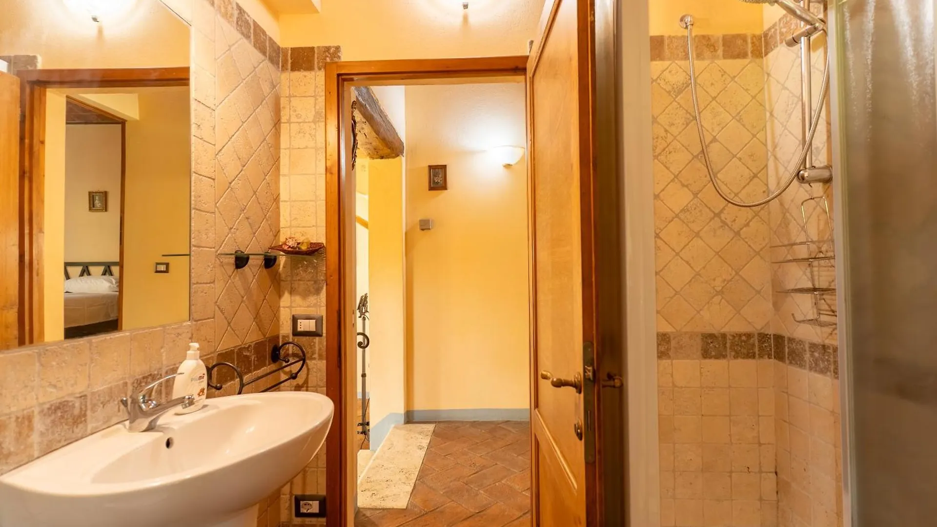 Villa San Galgano, Private Pool And Lake View Zambra 0*, Σαν Τζιμινιάνο Ιταλία